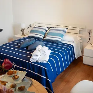  Bed & Breakfast Mareluna Italy