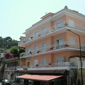 *** Hotel Nettuno Italy